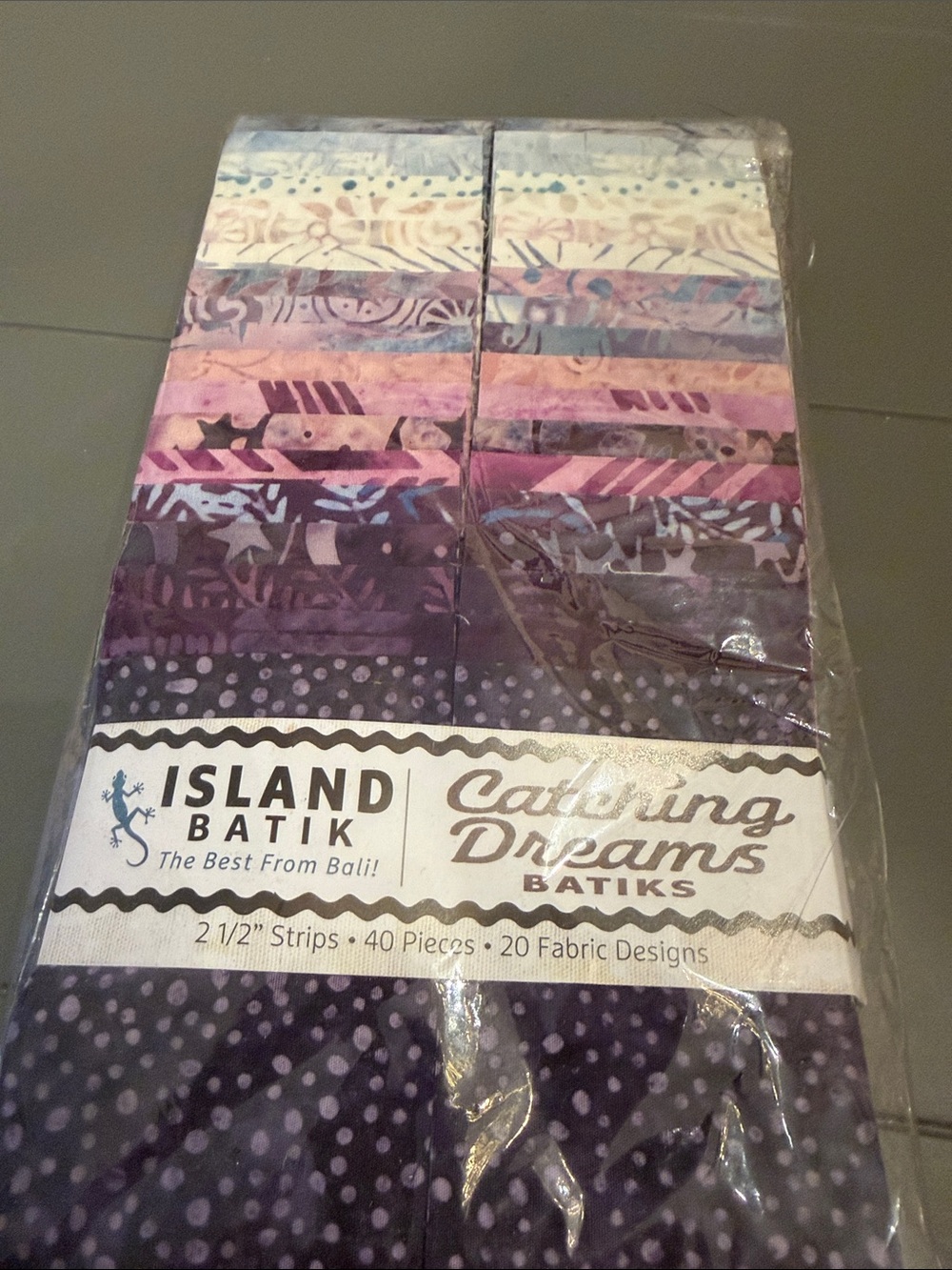 Island Batik Catching Dreams 🐈‍⬛ cotton strips 40 pieces